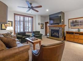 2BR Main St Station Ski In Out Condo All Amenities, hotell i Breckenridge