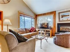 Timbernest Condo 2 BDR Walk to Downtown and Lift