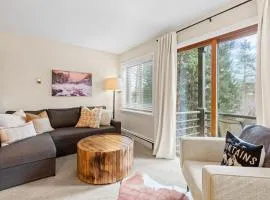 Modern 1 BDR Mountain Escape Stunning Location