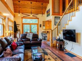 Tranquil 3BR Home Access To Trails and Mtn Views، مكان عطلات للإيجار في Blue River
