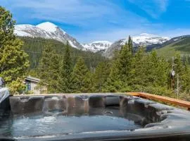 2BR Blue River Home withStunning Views