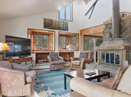 5BR Mountain Retreat with Hot Tub and Sauna