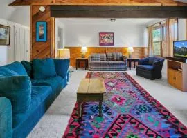 1BR Rustic Retreat Near Trails and Slopes
