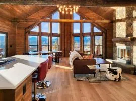 3BR+Loft Modern Mountain Retreat w Hot Tub