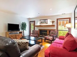 Stunning Location 2BDR Condo Retreat