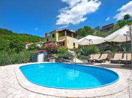 Ferienhaus mit Privatpool für 6 Personen ca 85 qm in Rabac, Istrien Bucht von Rabac โรงแรมในราบัซ