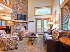 3BR Mountain Retreat Ski Hike and Private Hot Tub, ξενοδοχείο σε Παρκ Σίτι