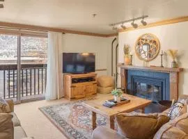 2BR Condo with Amazing Locale Minutes from Slopes