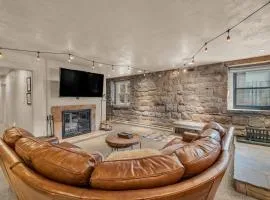 Rustic 2BR Steps from Main St