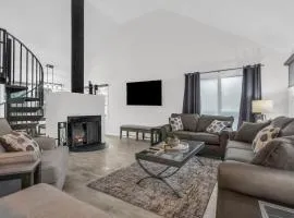 Downtown 2BD Retreat-Walk Everywhere