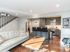 Luxurious 2BD Smart Home Near Beach, Hotel in Tahoe City