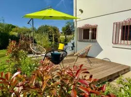 Maison des Chênes 64 - Independant apartment with terrasse