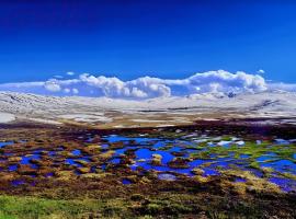 Mantri Bai Camping Site Deosai، مكان تخييم فخم في سكردو