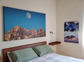 MUN Apartment - Major Unforgettable Nights, Hotel in Fuipiano Valle Imagna