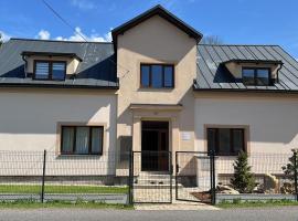 apartmán Crystalindo, сімейний готель у місті Smržovka