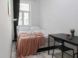 Affordable 5-BR Shared Apartment / Enkplatz U3 Getaway