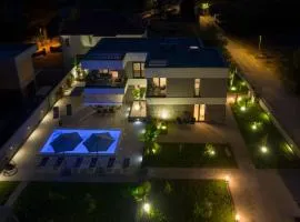Ferienhaus mit Privatpool für 9 Personen ca 200 qm in Zaton bei Zadar, Dalmatien Norddalmatien