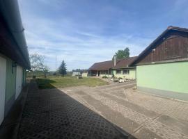 Nyugalom Szigete Vendégház, pet-friendly hotel in Bócsa
