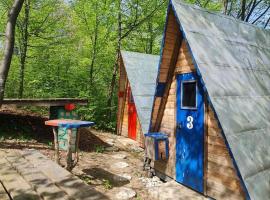 Hill Station Cabin 4, campsite in Sarajevo