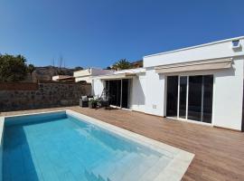 Casa Reina Tauro with private pool, hotell sihtkohas La Playa de Tauro