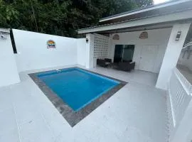 Pool villa copacolanta