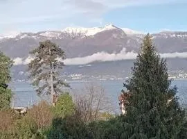 Studio with Lake and Montains views Free Parking