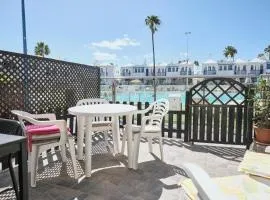 Delightful Bungalow Playmar: Comfort and Convenience in Maspalomas, Steps Away from Shopping Centers and Beaches