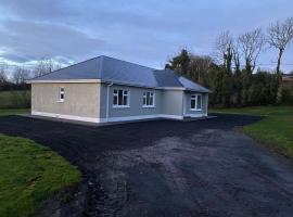 O'Carolan Lodge, hotel in Boyle