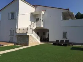 Ferienhaus mit Privatpool für 10 Personen ca 250 qm in Pjescana Uvala, Istrien Istrische Riviera