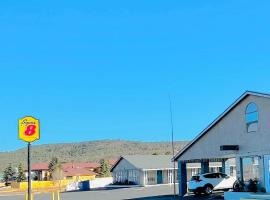 Super 8 by Wyndham Williams West Route 66 - Grand Canyon Area – hotel w mieście Williams