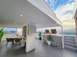 Penthouse Luxe private Jacuzzi King AC