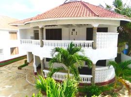 Bedroom Diani beach, hotell i Ukunda