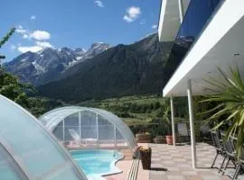 Komfortables Ferienhaus in Landeck mit Privatem Pool