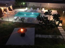 CasaKarina - Villa con piscina privata, hotel di Specchia