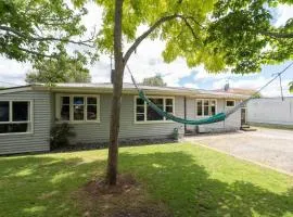Family-Friendly 5-Bedroom Home Near Uni & Hamilton Gardens - Sleeps 10