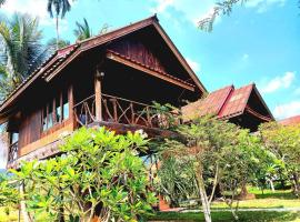Bamboo House, khu glamping ở Vườn quốc gia Khao Sok