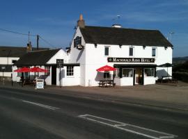 Macdonald Arms Hotel, hotel en Balbeggie