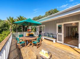 Nikau Cottage - Palm Beach Holiday Home, Hotel in Palm Beach