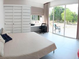 BANTAI White House, habitaci&oacute; en una casa particular a Nathon Bay