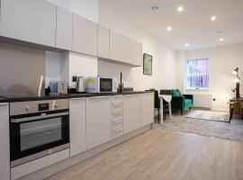 Modern & Stylish 1 Bedroom Apartment in Bolton, holiday rental in Bolton