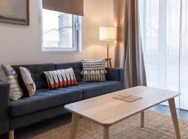 Contemporary 1 Bedroom Apartment in Ashford