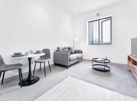 Modern and Bright 1 Bed Apartment Dudley, hotel in Brierley Hill