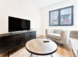 Modern and Bright 2 Bed Apartment in Solihull