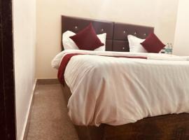 ๋ธ๋ฆฐ๋ค๋ฐ์ ์์นํ ํธํ
Radha Krishna Residency - Top Rated And Most Awarded Property In Vrindavan