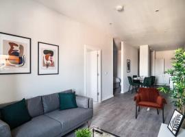 Modern & Spacious 2 Bed Apartment in Waterloo Liverpool, hotell i Waterloo