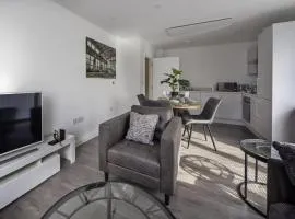Stylish and Bright 2 Bed Apartment in Ashford