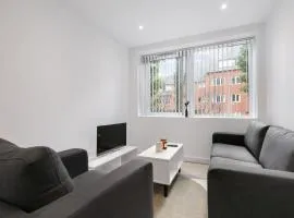 Modern 2 Bedroom Apartment in Central Newbury