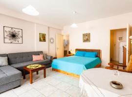 Kalamata City Nest - Central & Cozy Hideout, hotel in Kalamata