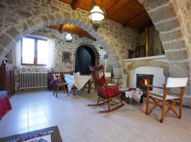 Unwind and Relax at the Vilaeti 1871 Retreat，Agios Konstantinos的家庭式飯店