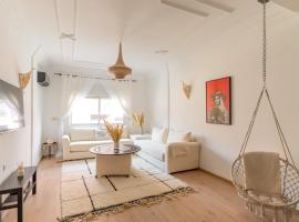 Brand new cool vibe Appartement in the heart of Marrakesh Kids Friendly, appartement à Marrakech